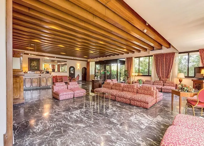 Otel Pinewood Roma
