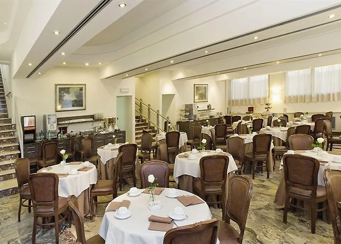 Pinewood Hotel