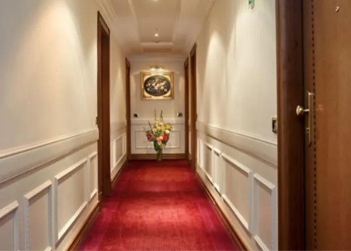 Pinewood Otel