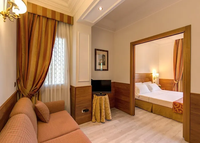 Pinewood Hotel 4*