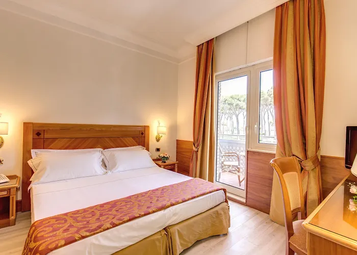 Pinewood Hotel 4*